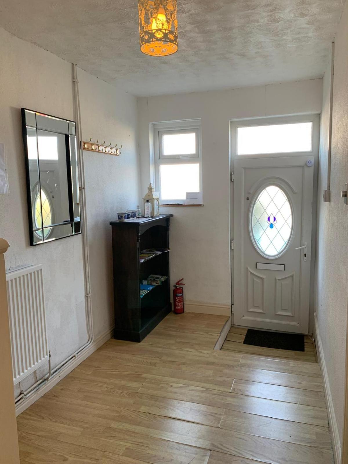 Room Only Guest Accommodation, Guest House Self Catering Bangor  Exterior photo