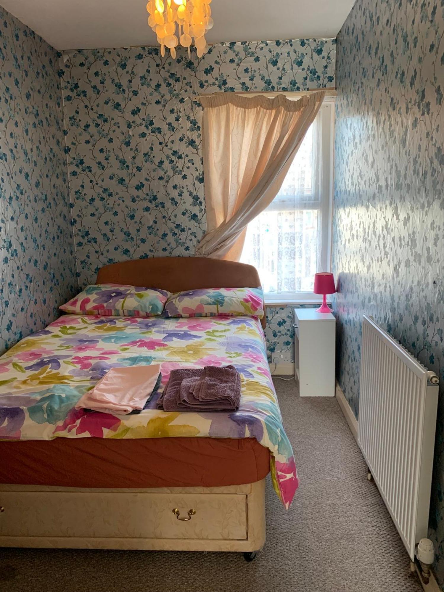 Room Only Guest Accommodation, Guest House Self Catering Bangor  Exterior photo